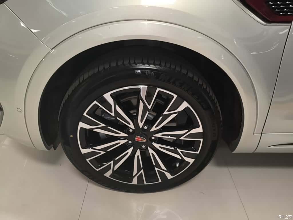 Hongqi HS5, 2023 23