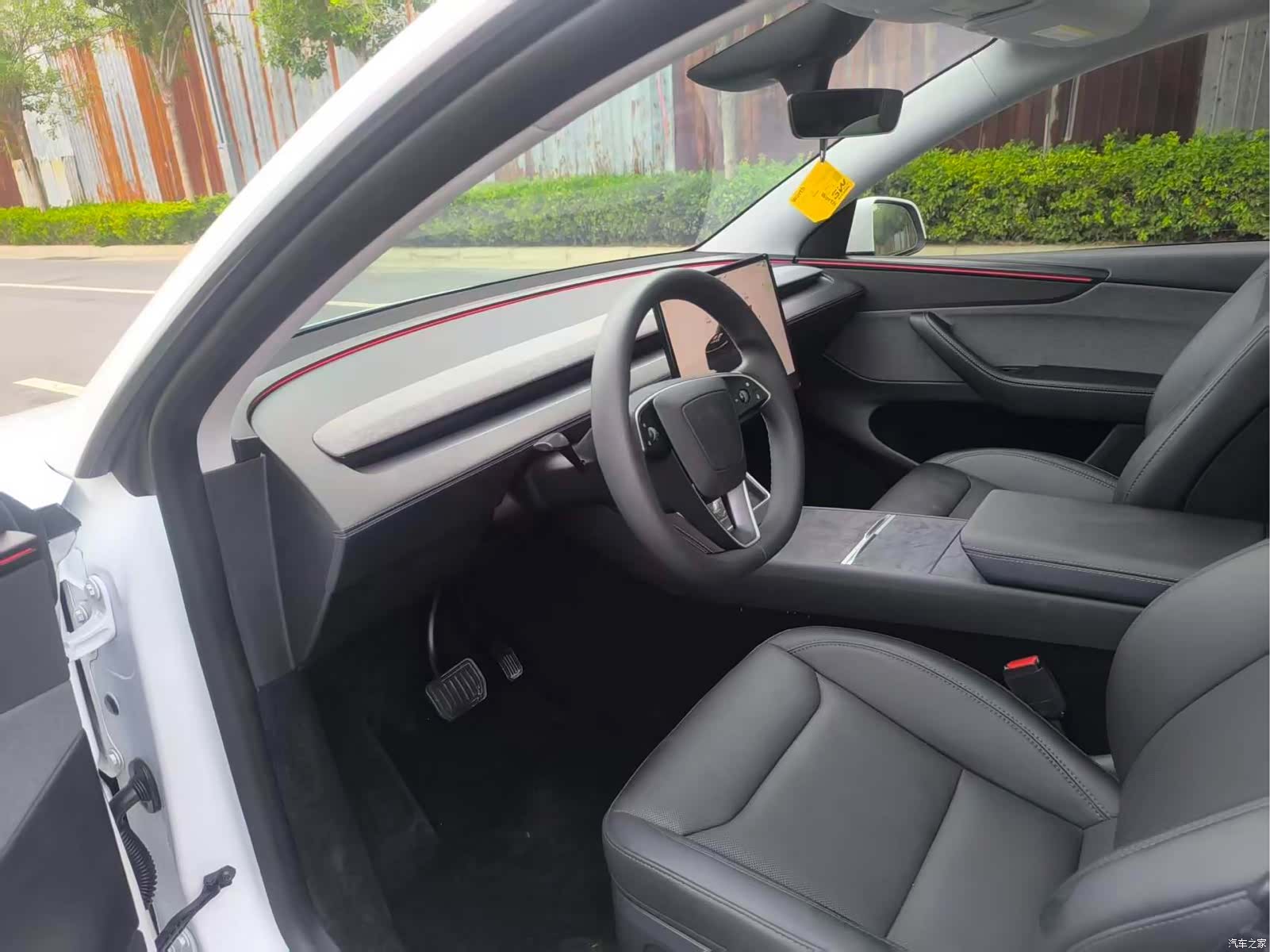Tesla Model Y, 2025 все фото