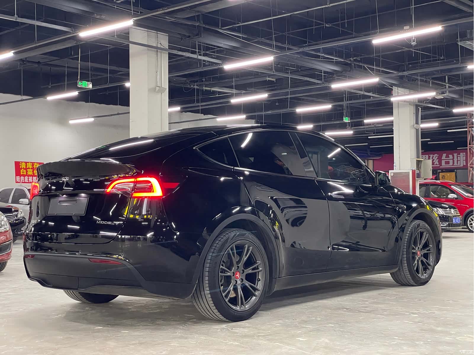 Tesla Model Y, 2024 16