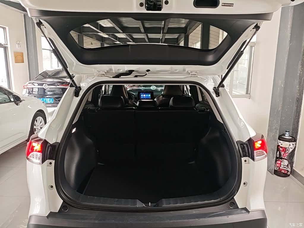 Toyota Frontlander, 2023 19