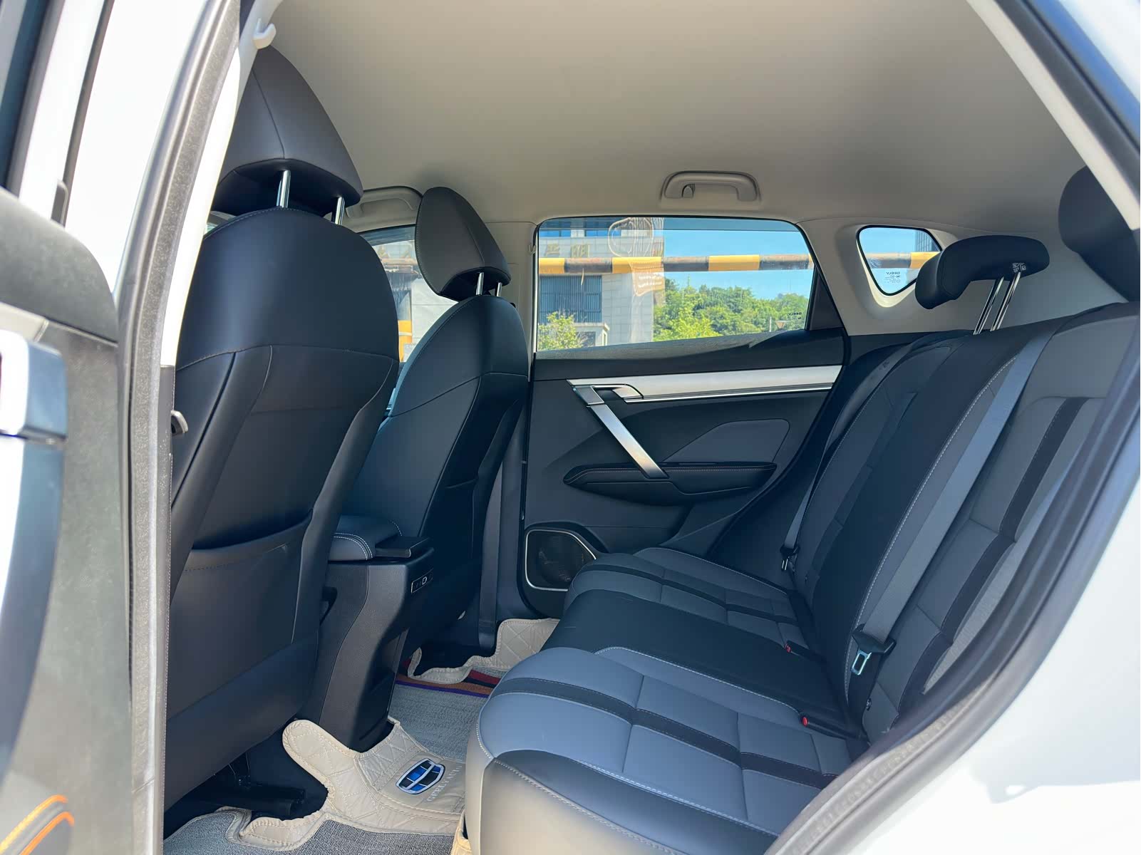 Geely Coolray, 2024 7