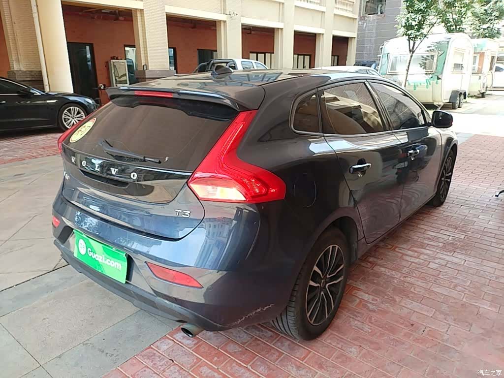 Volvo V40, 2018 7