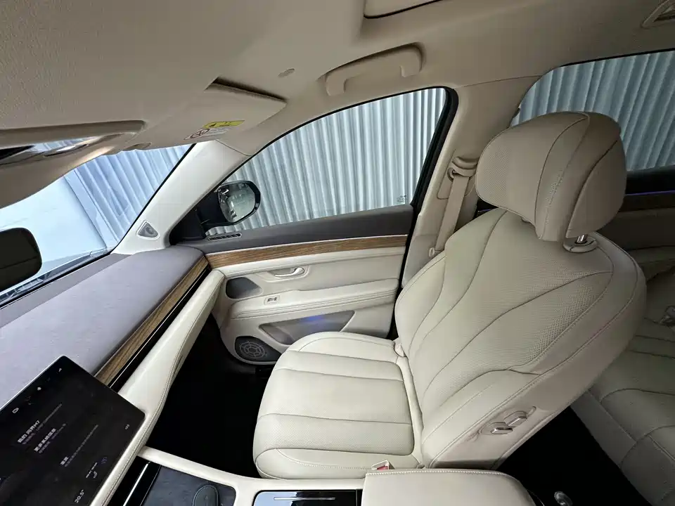 AITO Ask the world M7