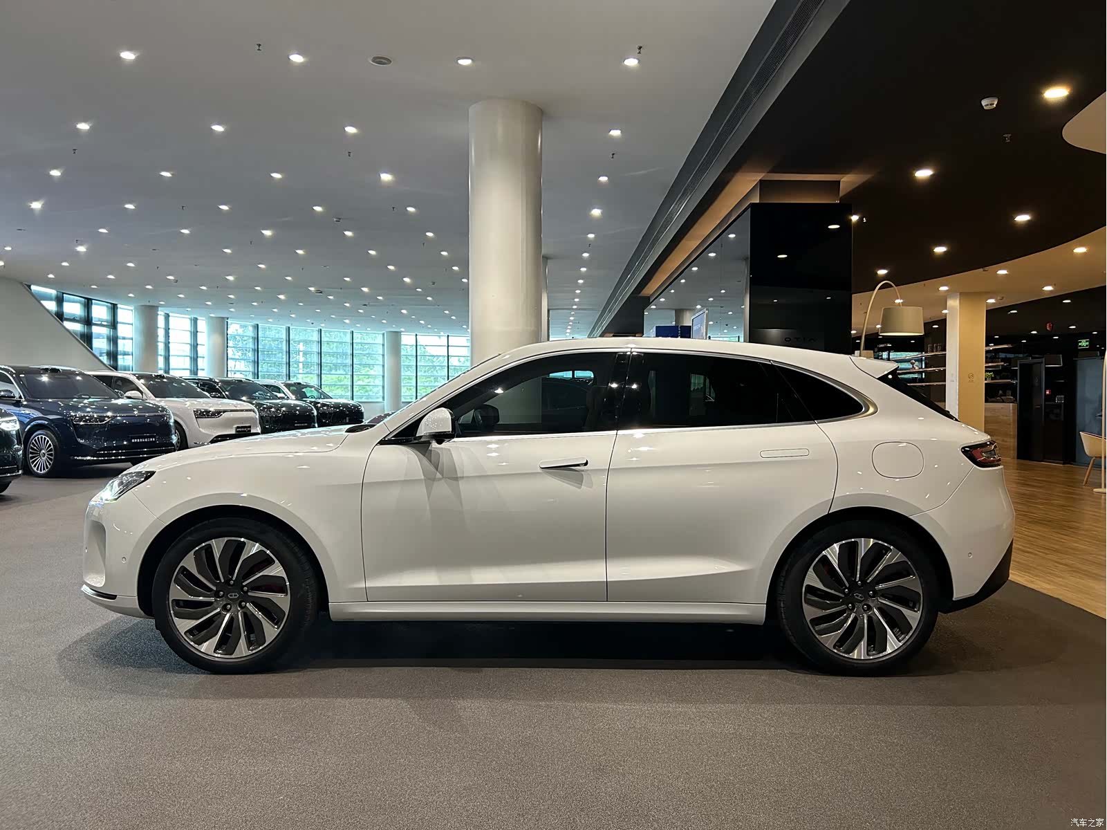 AITO M5, 2022 4