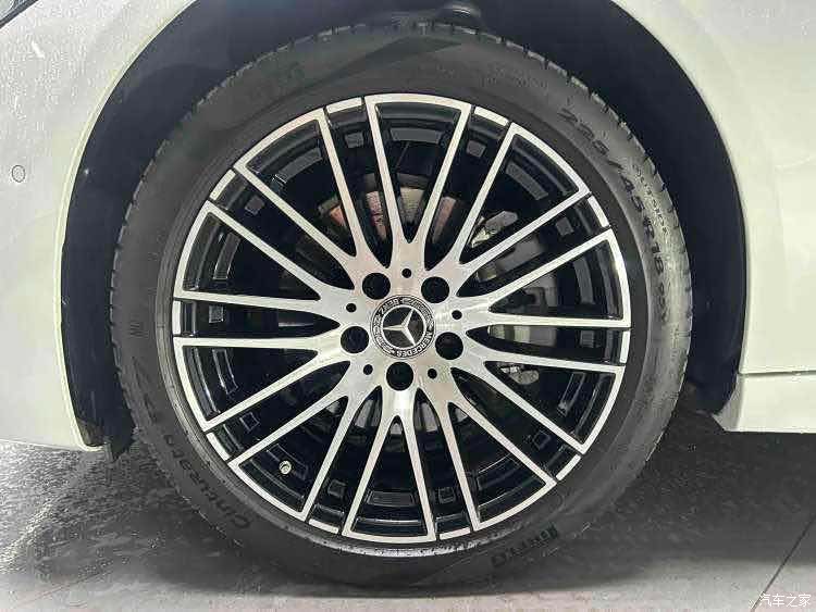 Mercedes-Benz C-Class, 2023 3