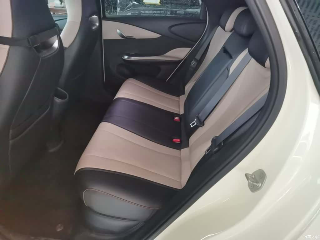 BYD Dolphin, 2023 17