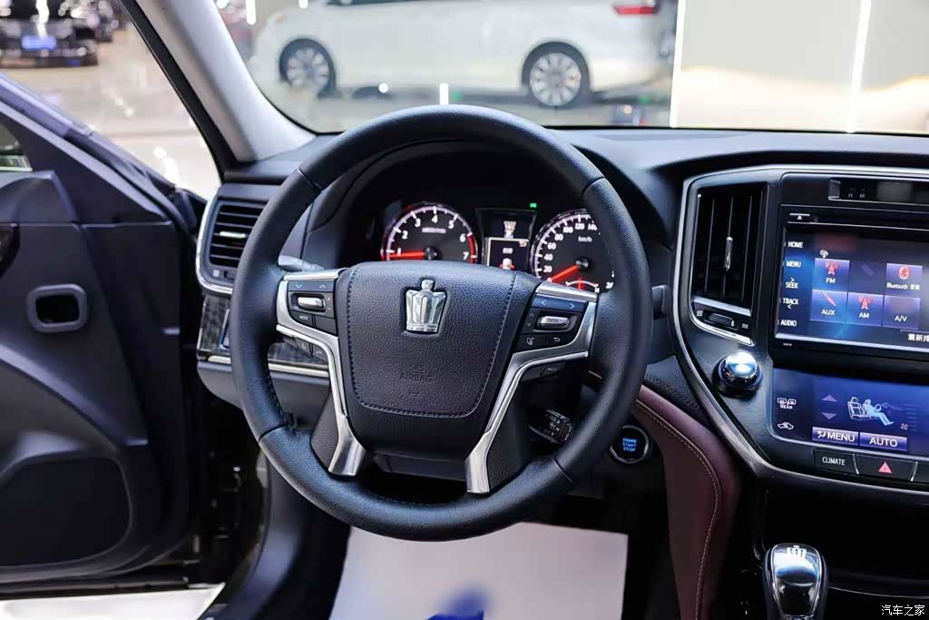 Toyota Crown, 2017 3