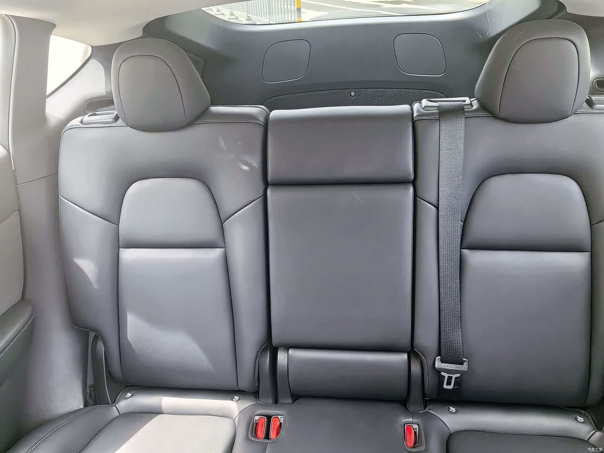 Tesla Model Y, 2023 11