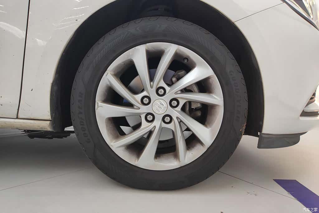 Buick Verano, 2018 6