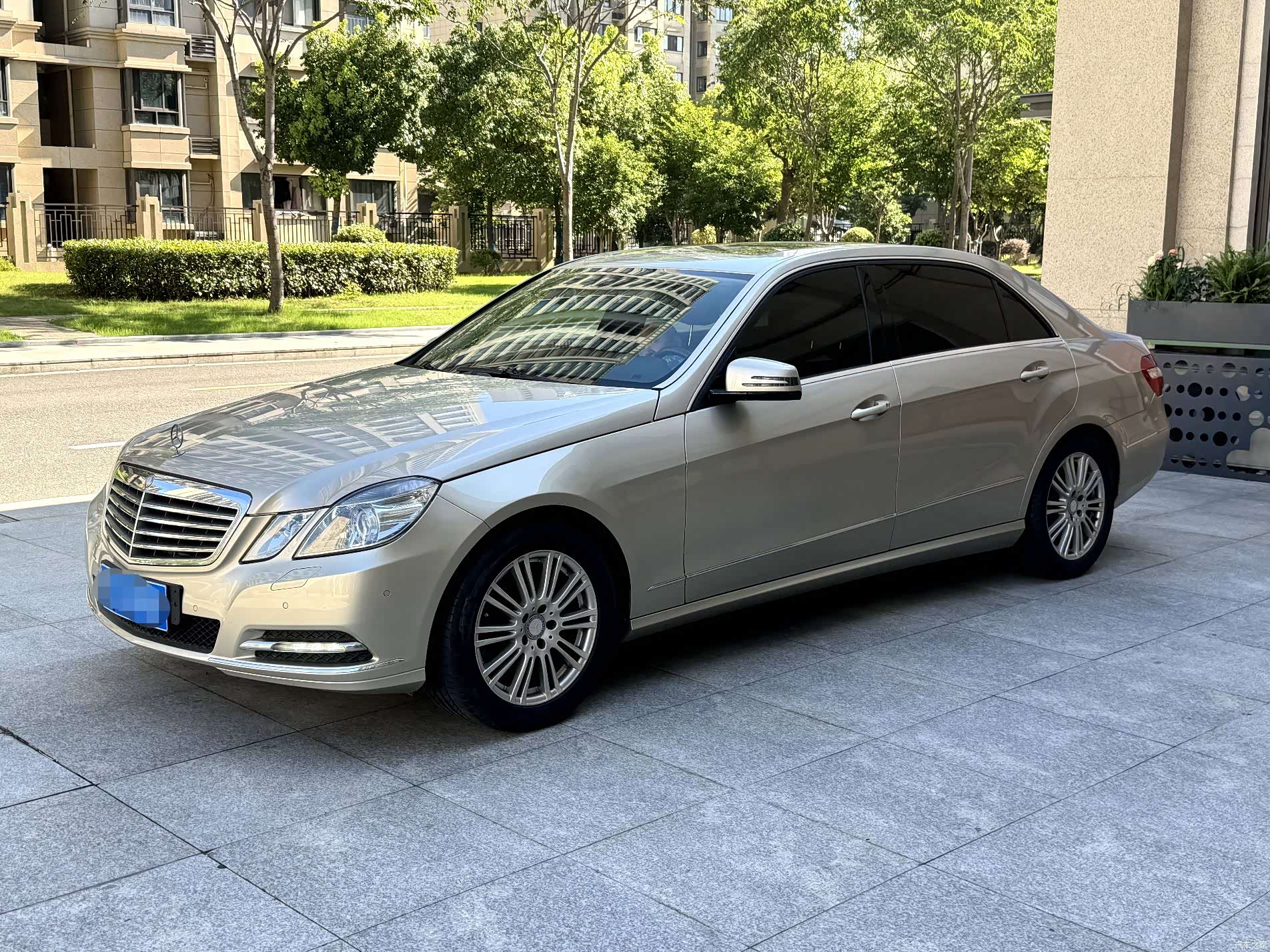 Mercedes-Benz E-Class, 2012 1