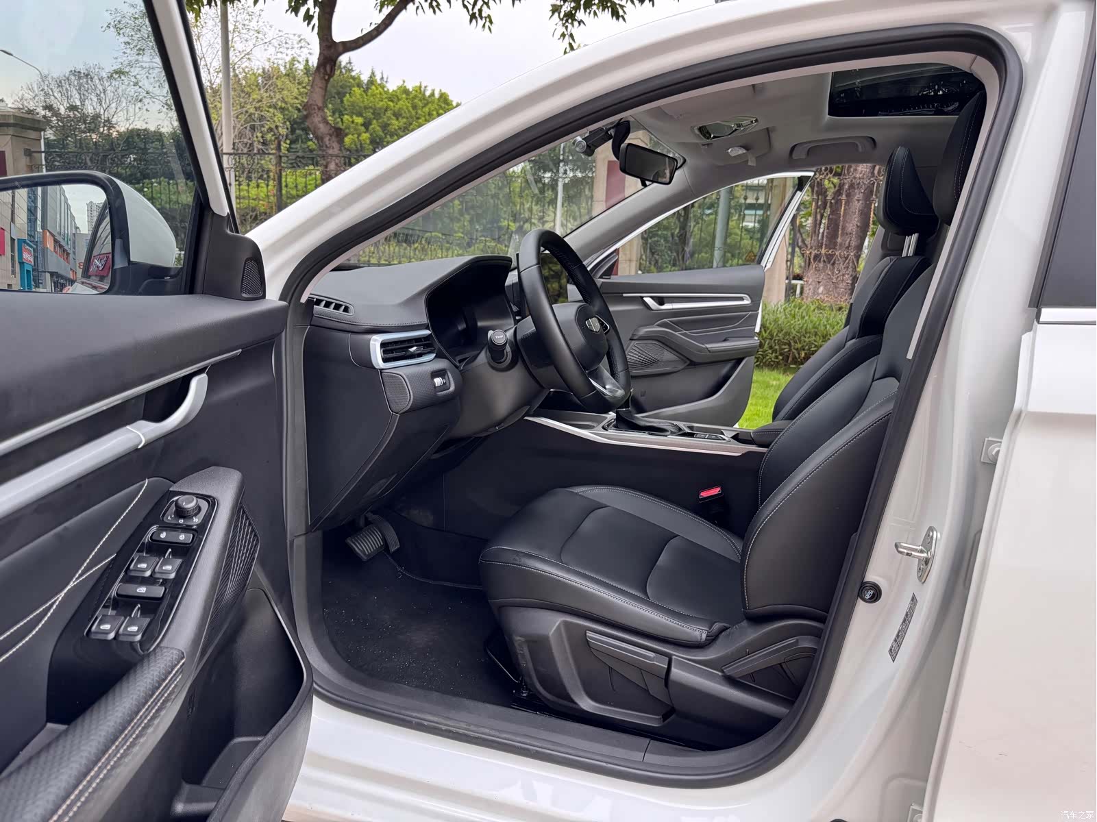 Geely Emgrand, 2025 8