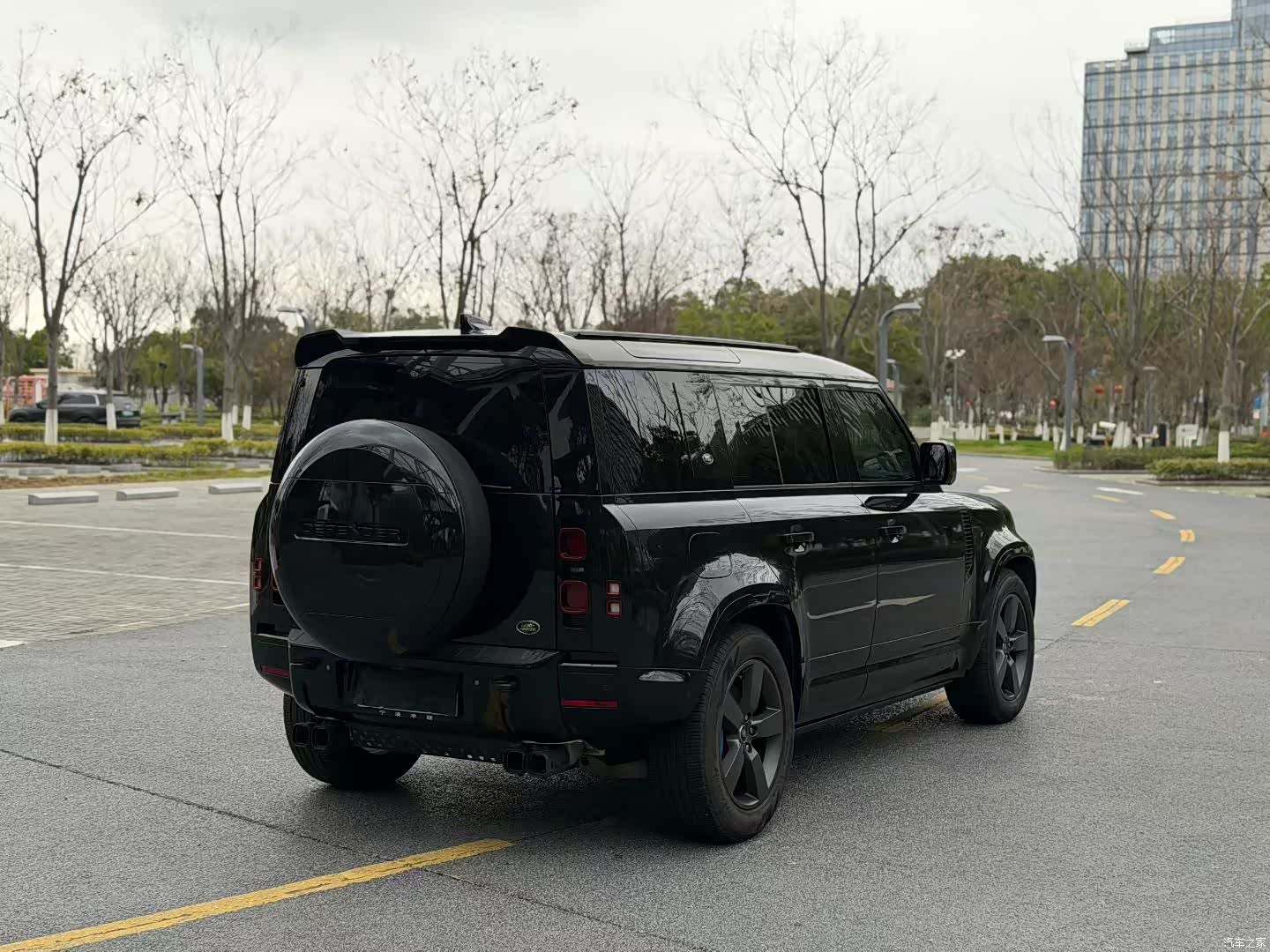 Land Rover Defender, 2024 7