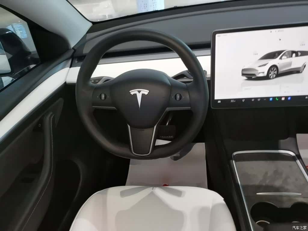 Tesla Model Y, 2022 11