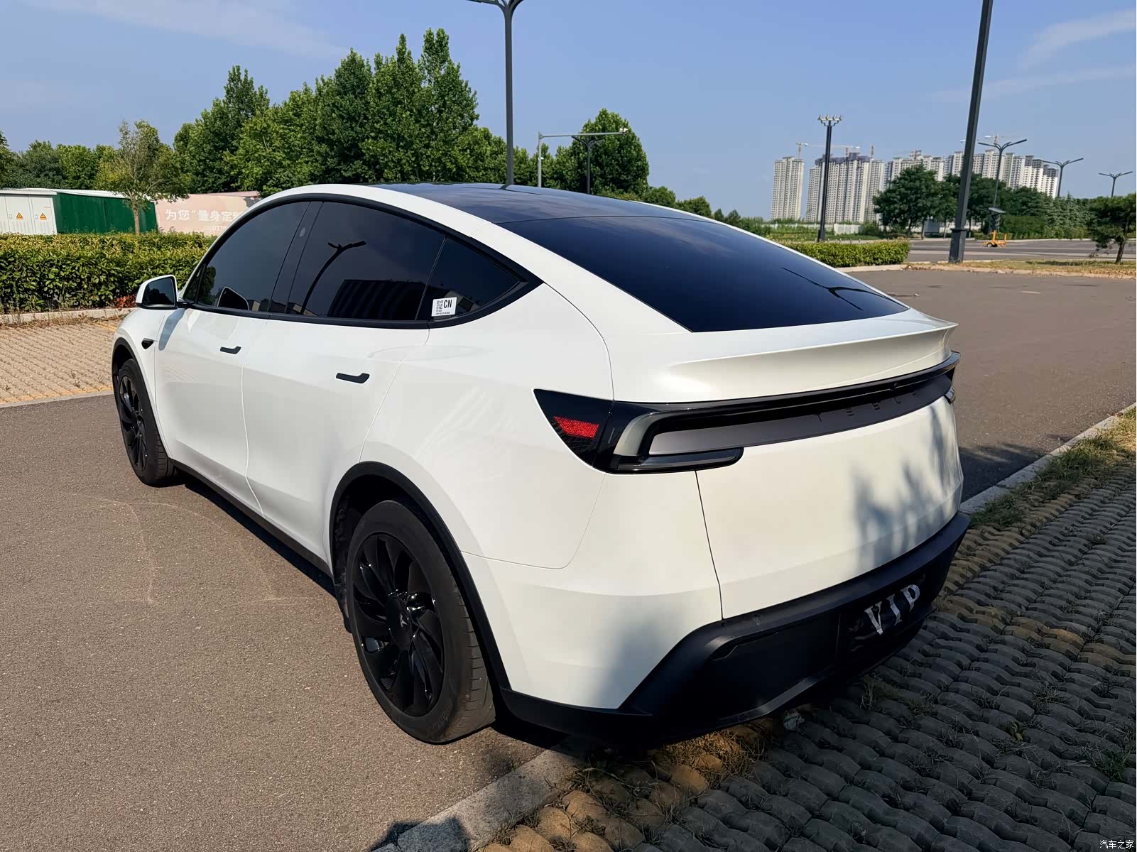 Tesla Model Y, 2026 8