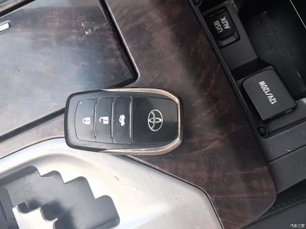 Toyota Camry, 2016 23