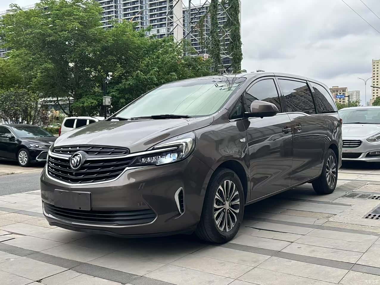 Buick GL8, 2020 1