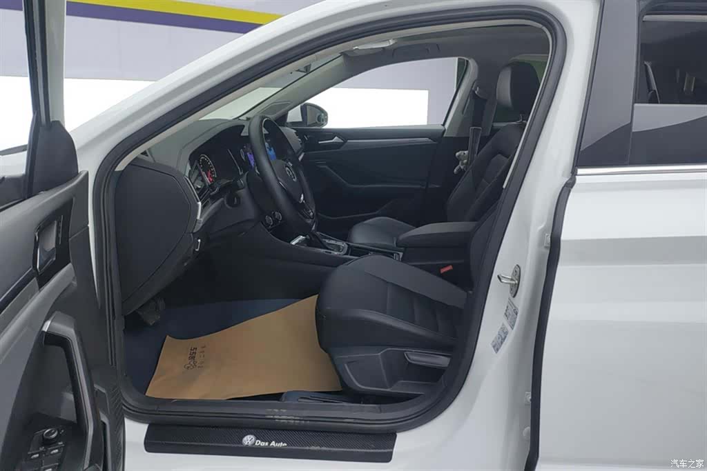 Volkswagen Sagitar, 2020 9