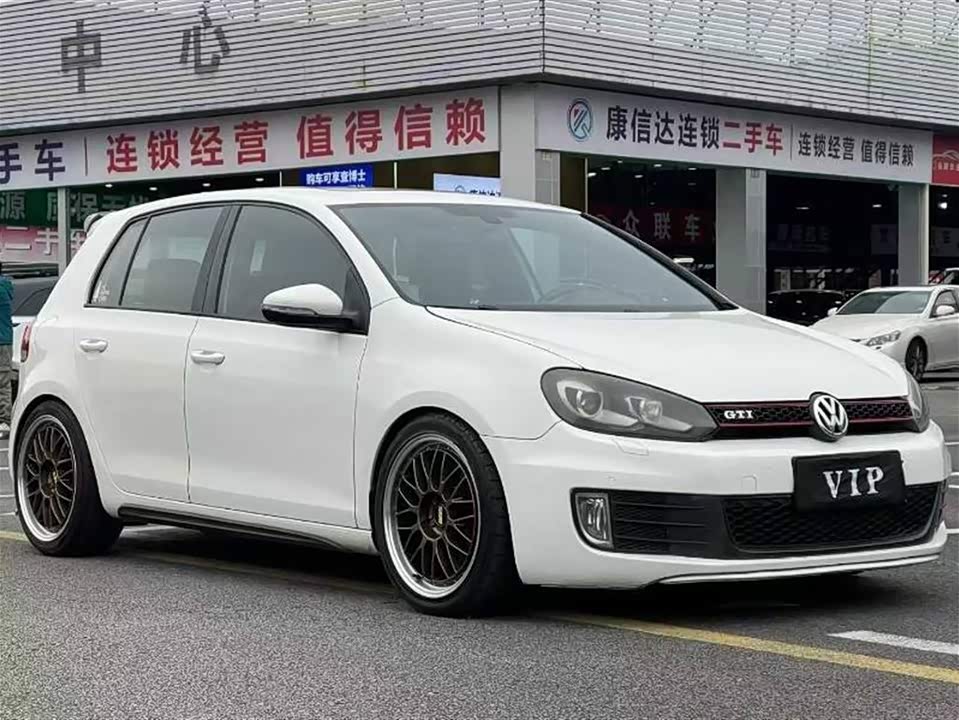 Volkswagen Golf GTI