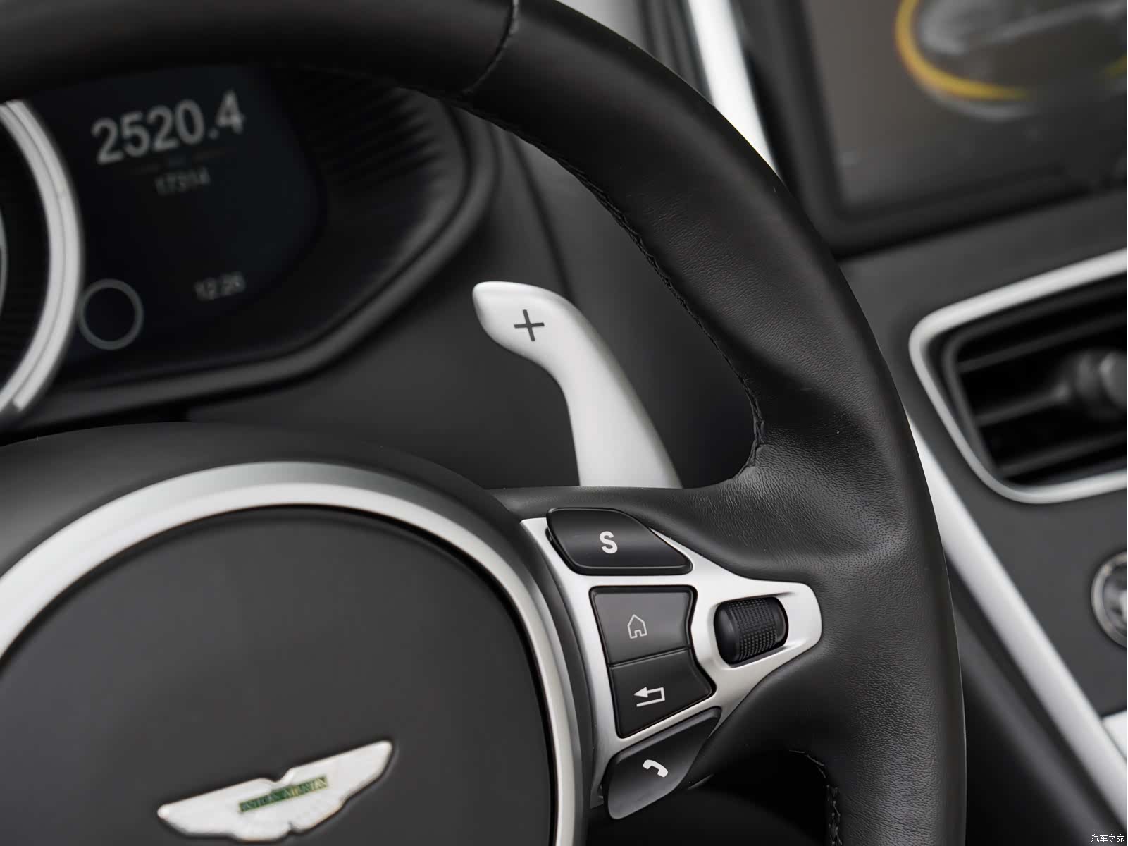 Aston Martin DB11, 2020 20