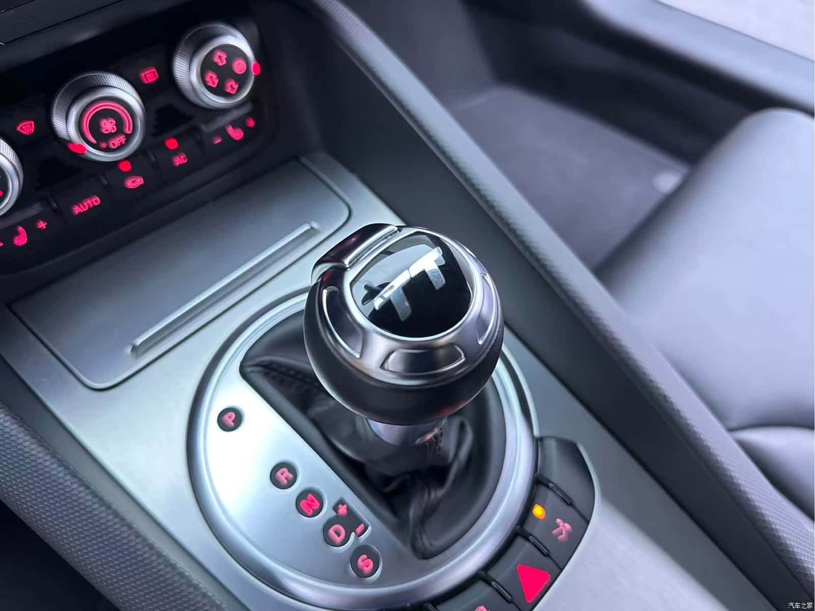 Audi TT, 2012 11