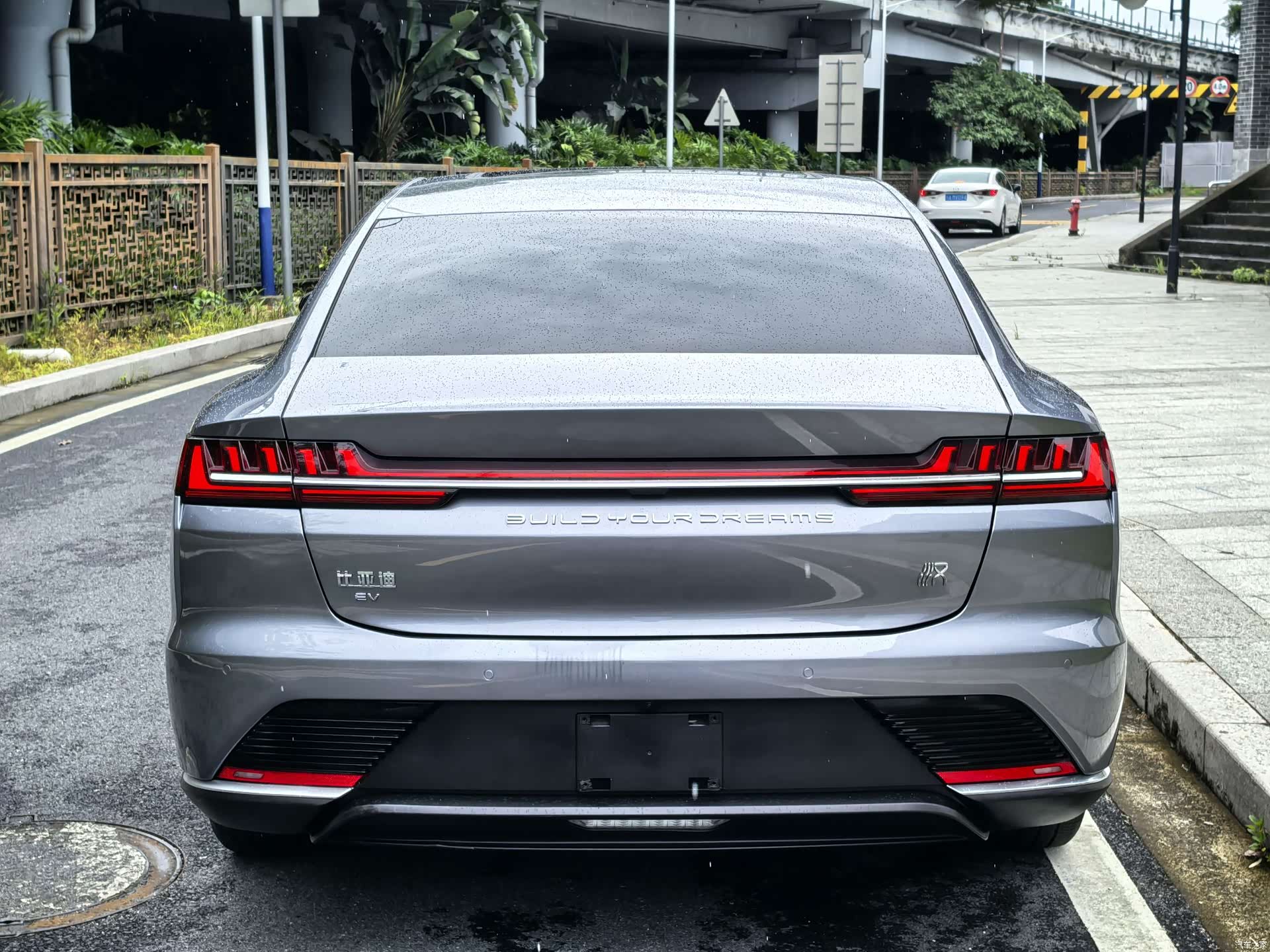 BYD Han, 2022 13