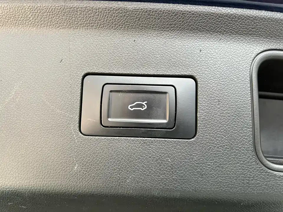 AITO Ask the world M5