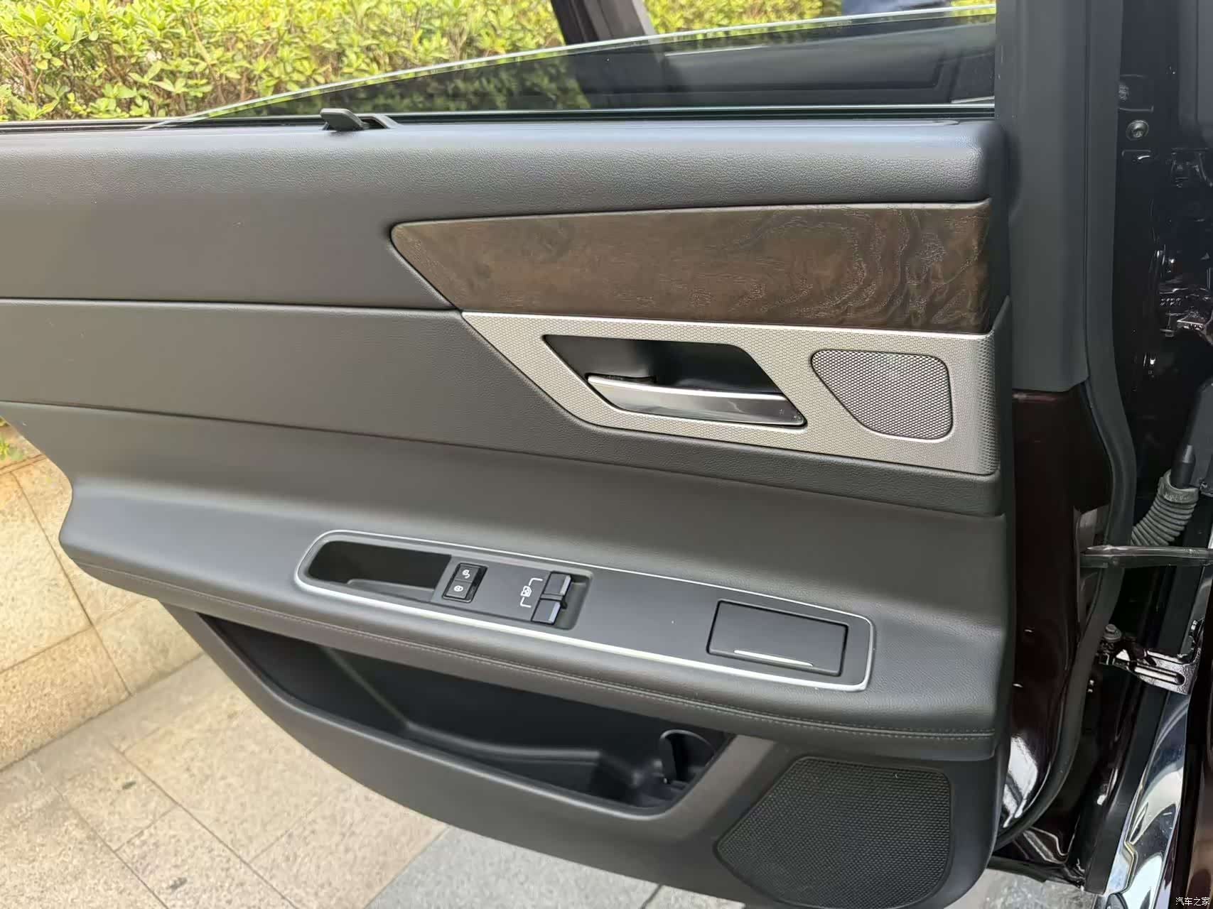Land Rover P250, 2021 15