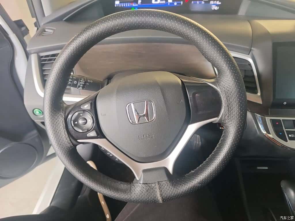 Honda Jade, 2016 7