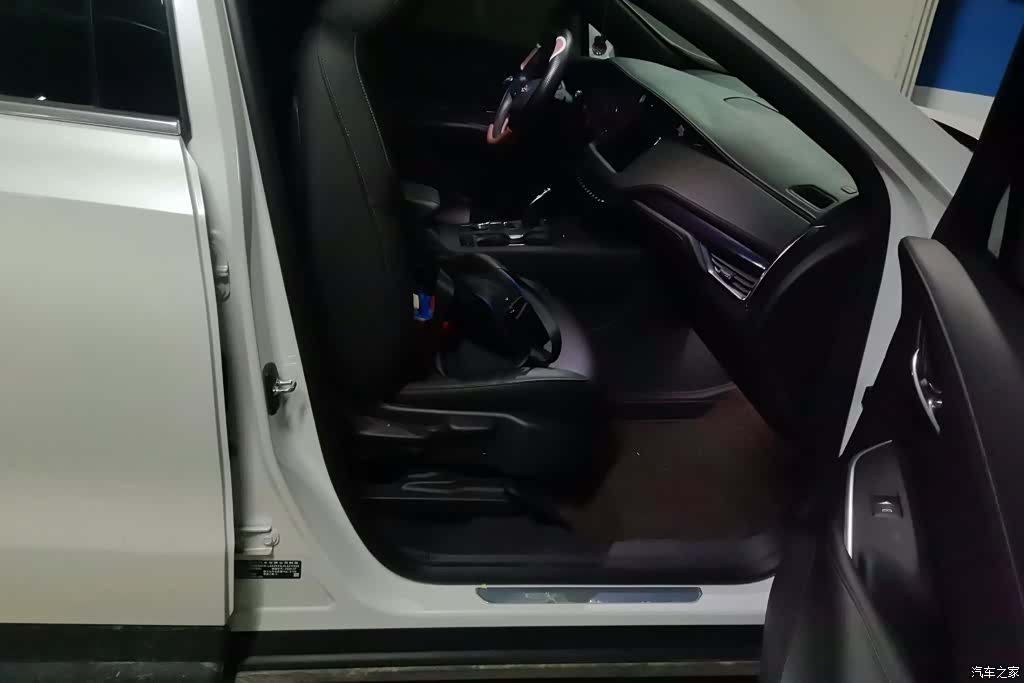 Cadillac XT4, 2020 8