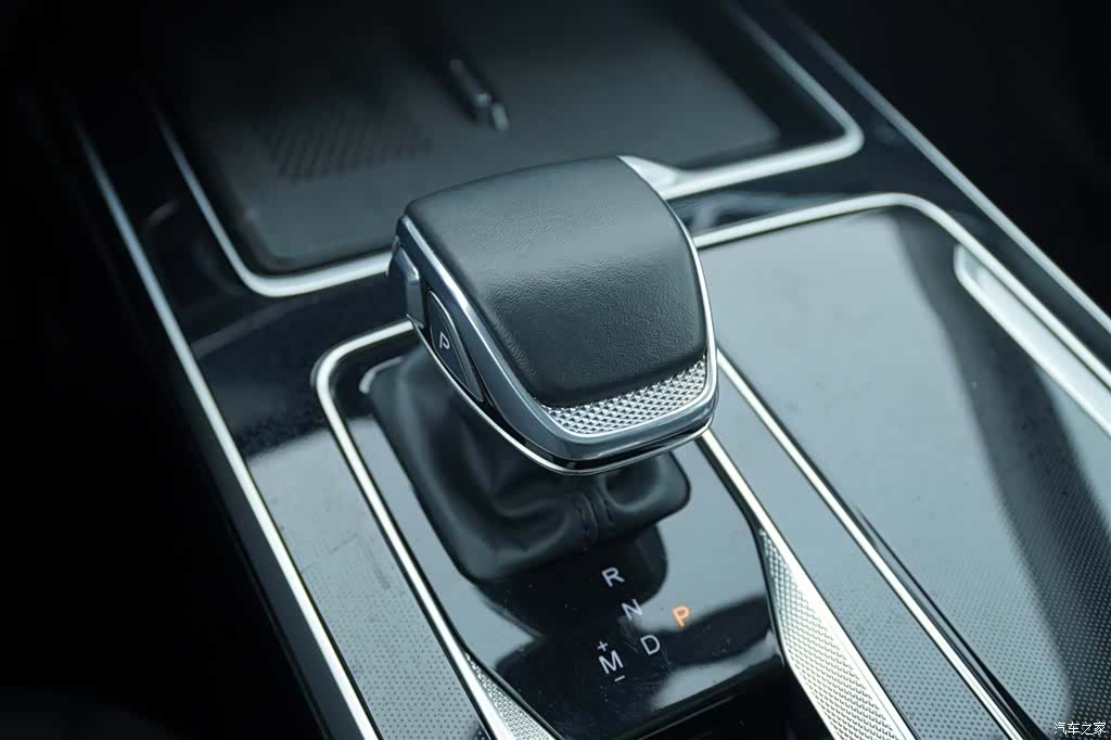 Hongqi HS5, 2023 9