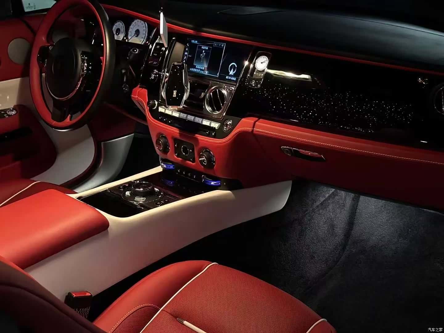 Rolls-Royce Wraith, 2019 все фото