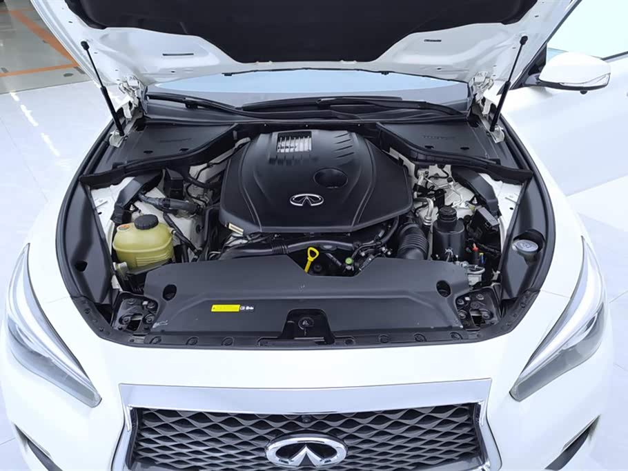 Infiniti Q50L