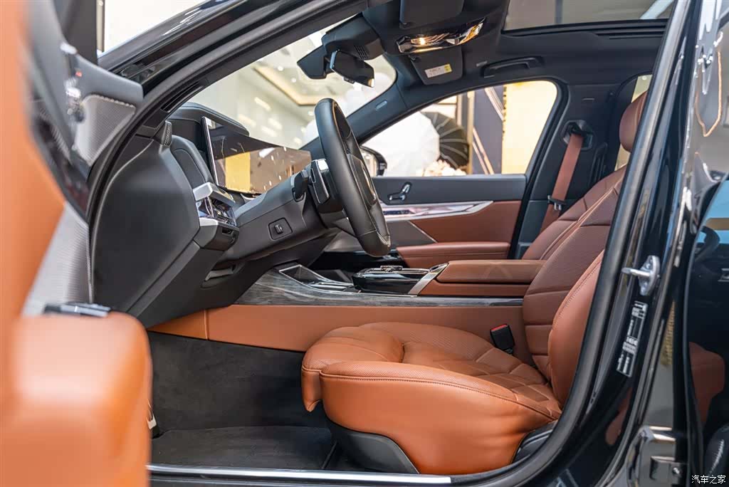 BMW 7 Series, 2024 7