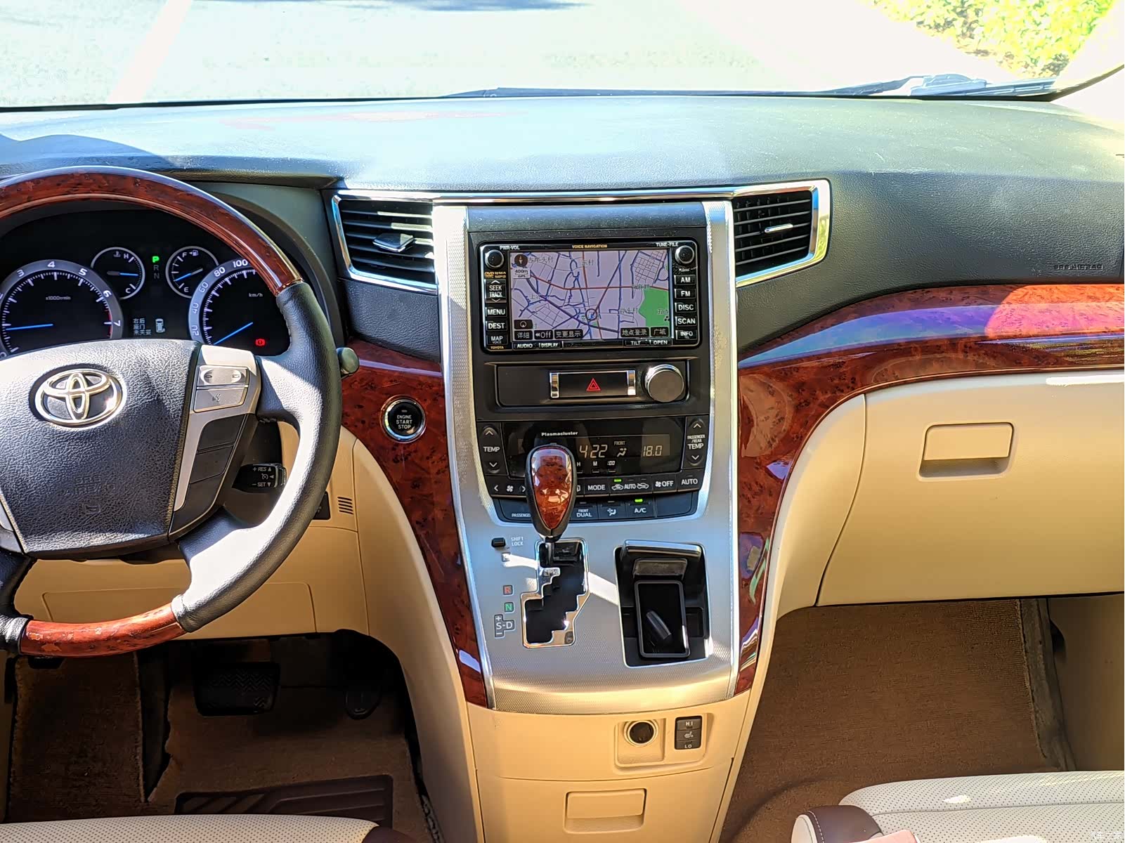 Toyota Alphard, 2011 7
