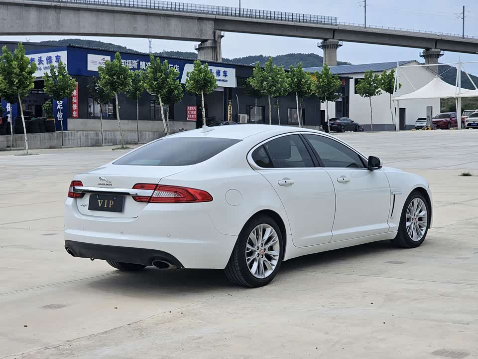 Jaguar XF Jaguar XF