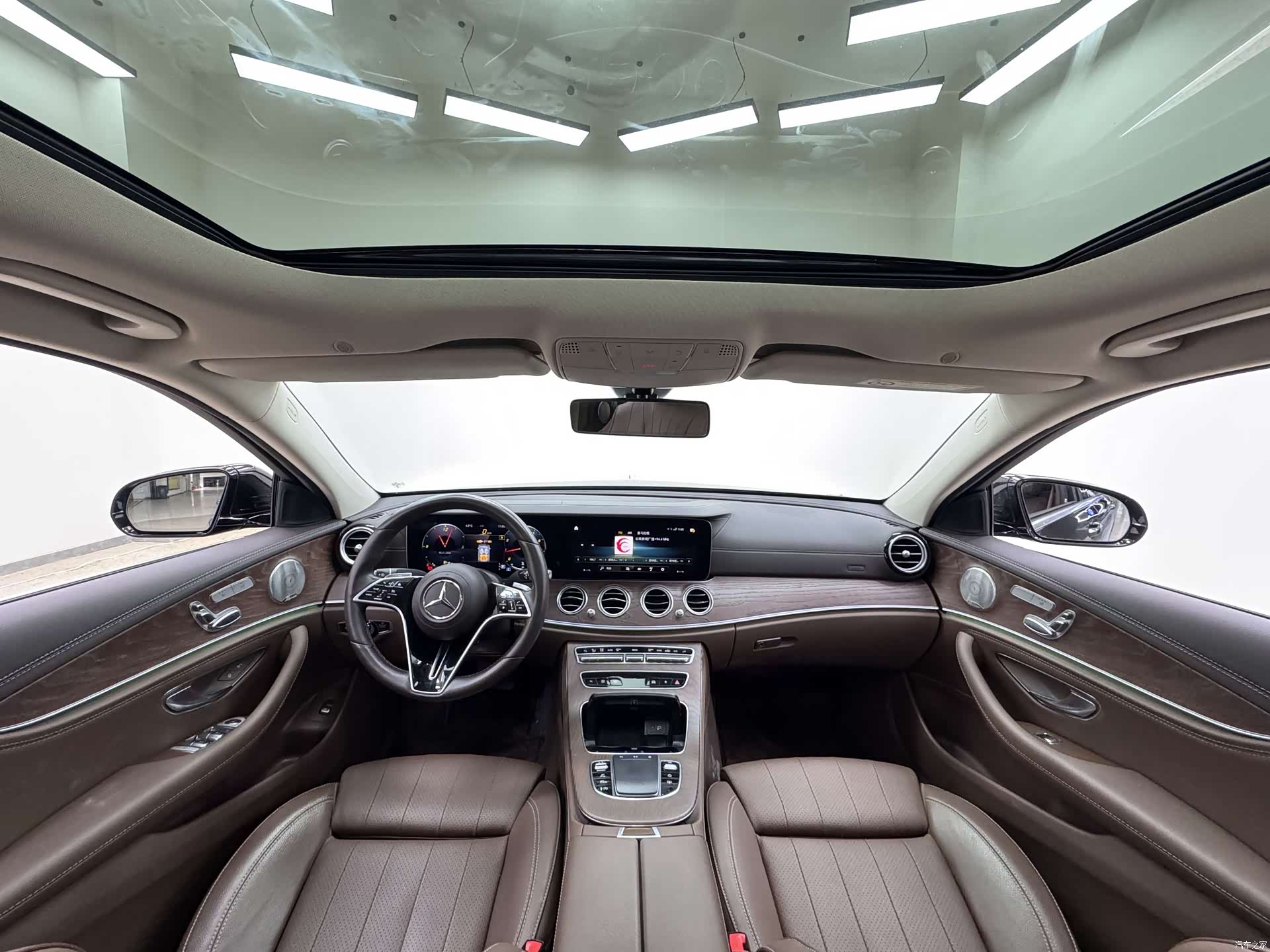 Mercedes-Benz E-Class, 2022 11