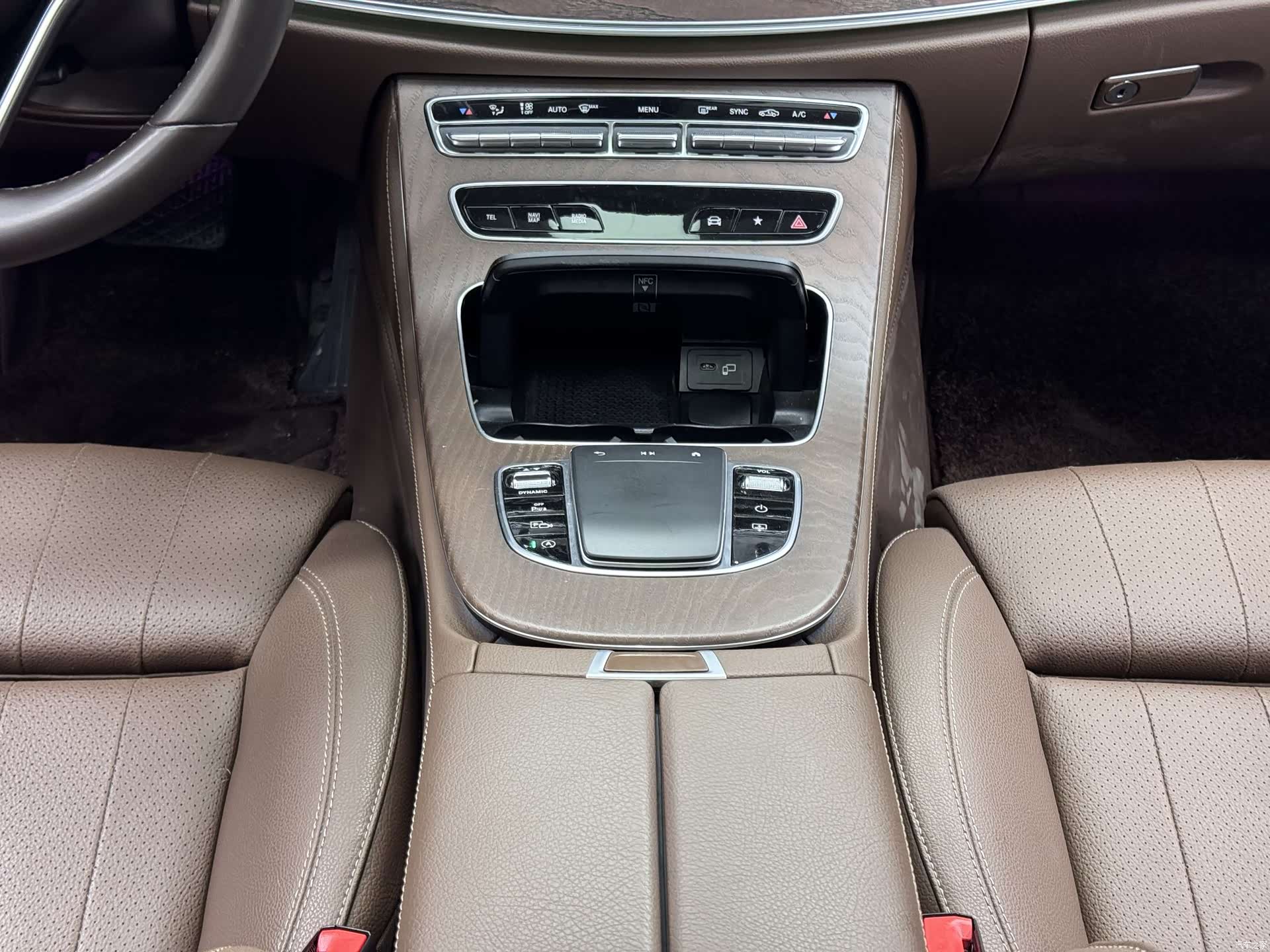 Mercedes-Benz E-Class, 2022 25