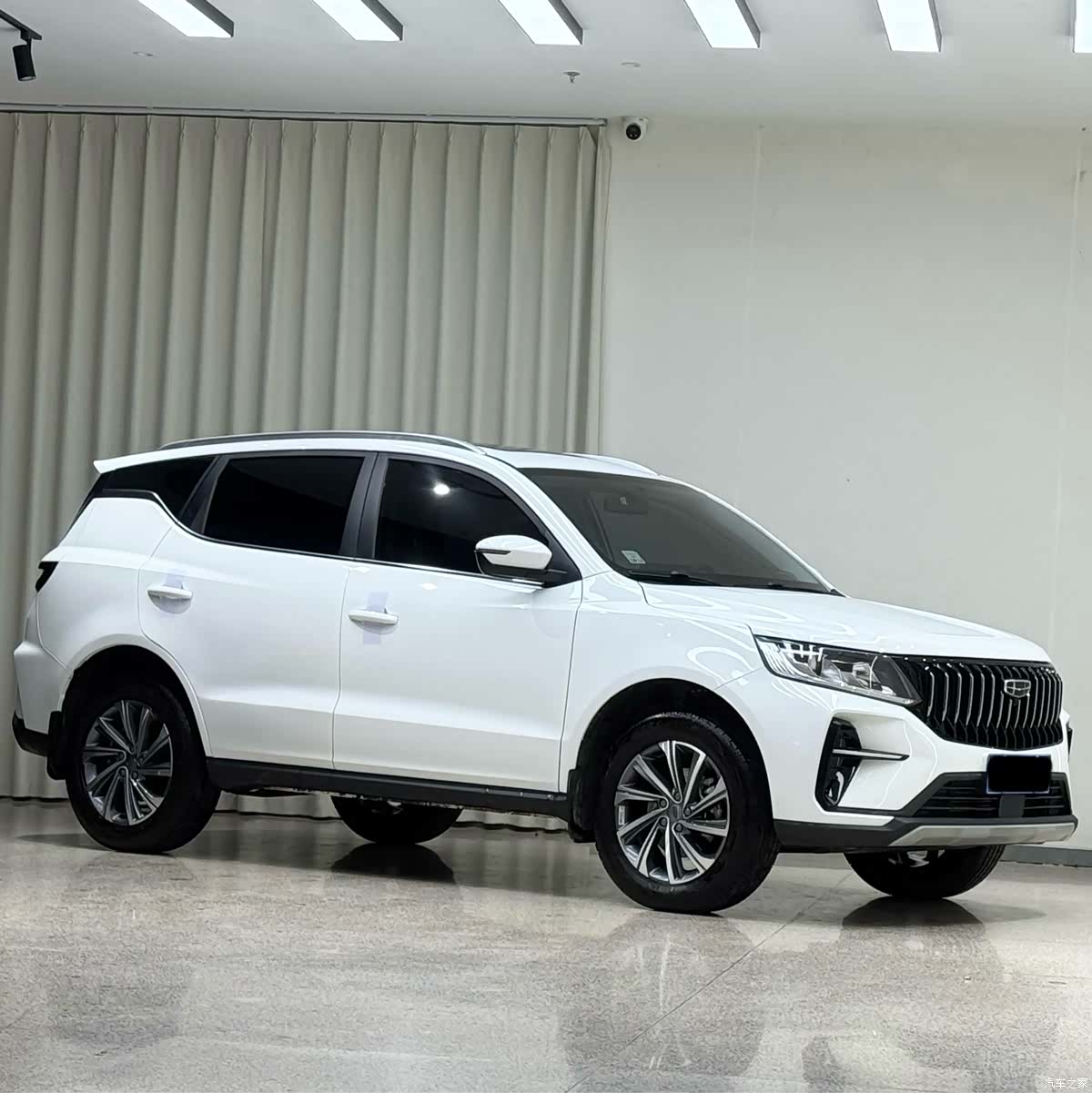 Geely X6, 2024 3