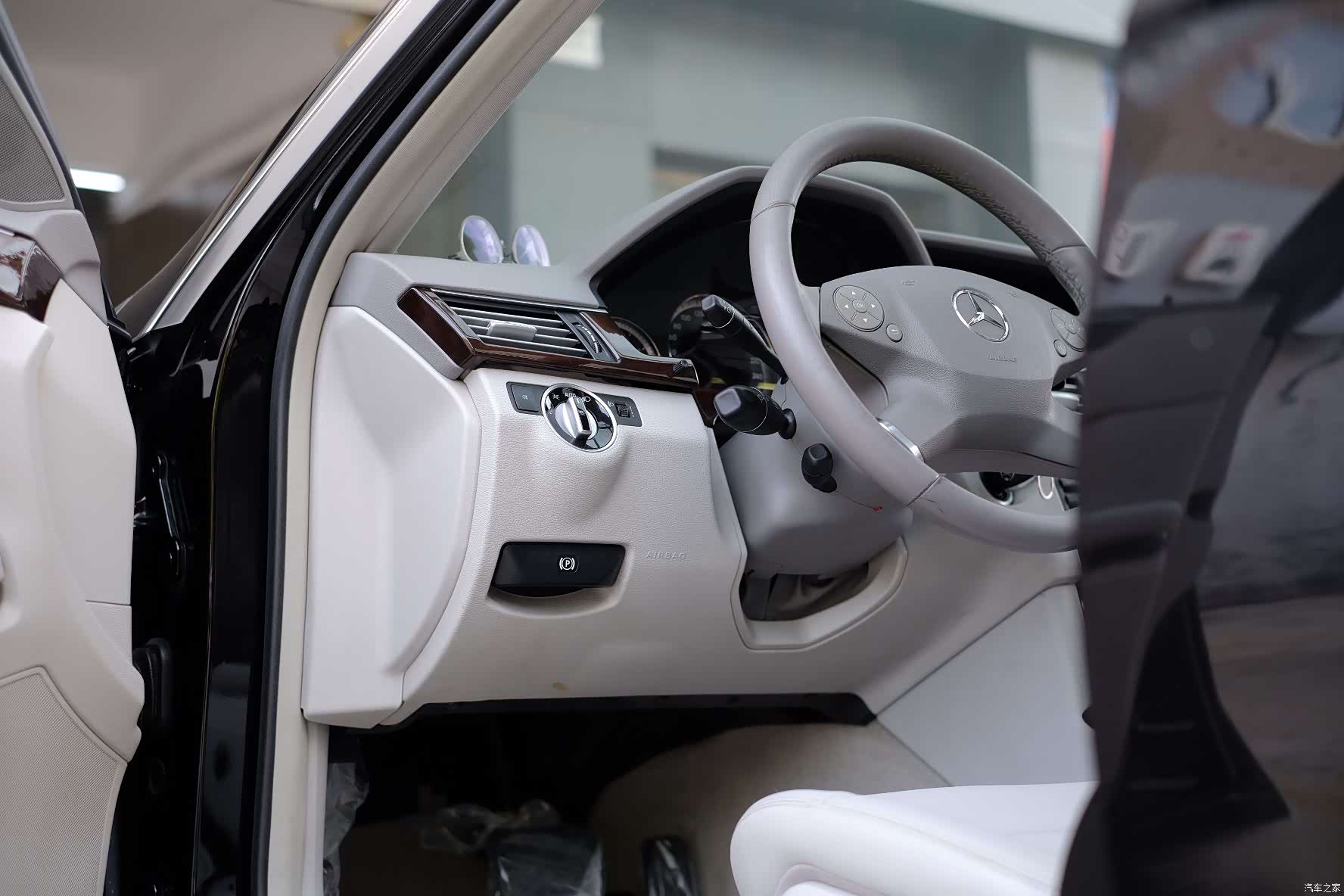 Mercedes-Benz E-Class, 2012 24
