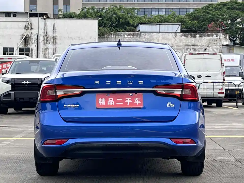 Roewe i5