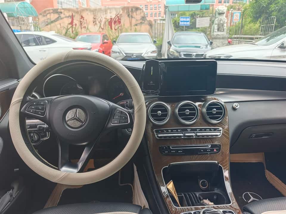 Mercedes-Benz GLC Mercedes-Benz GLC