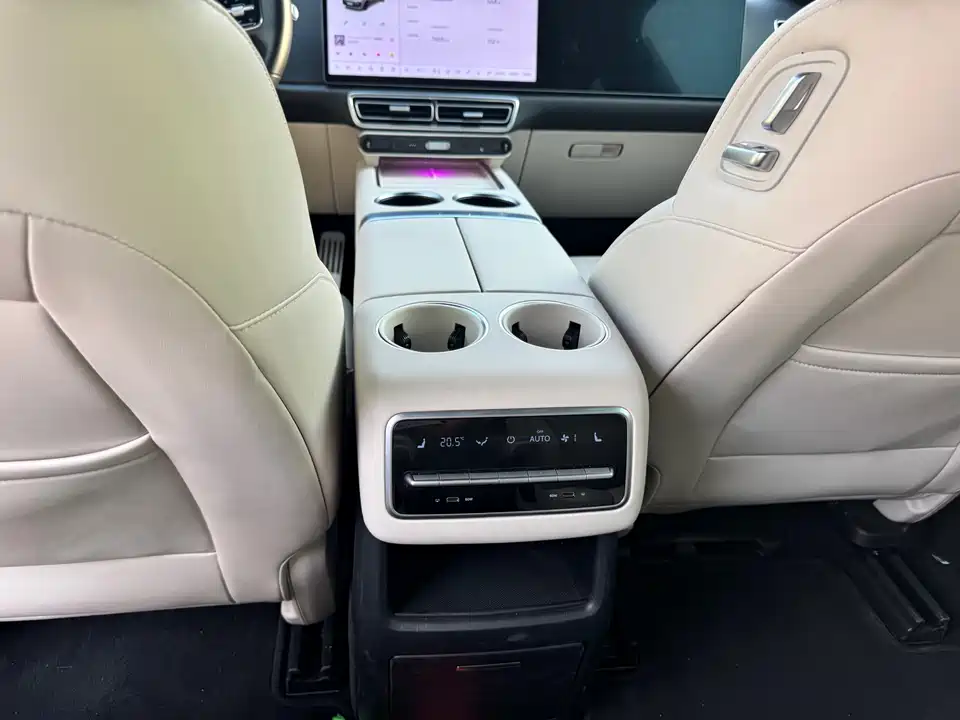 Li Auto Ideal L8