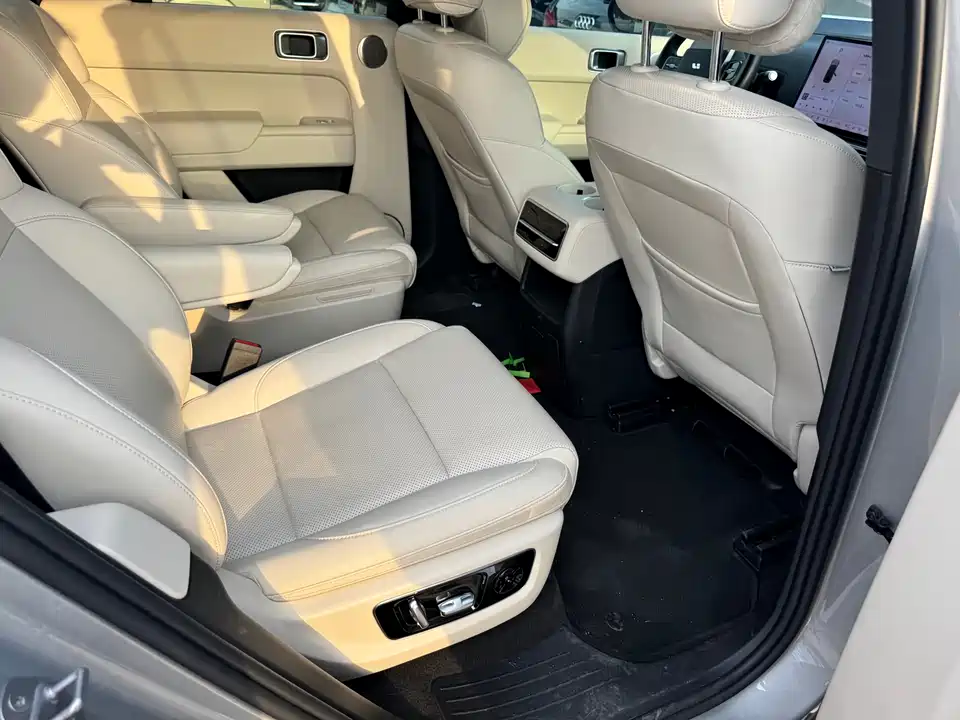 Li Auto Ideal L8