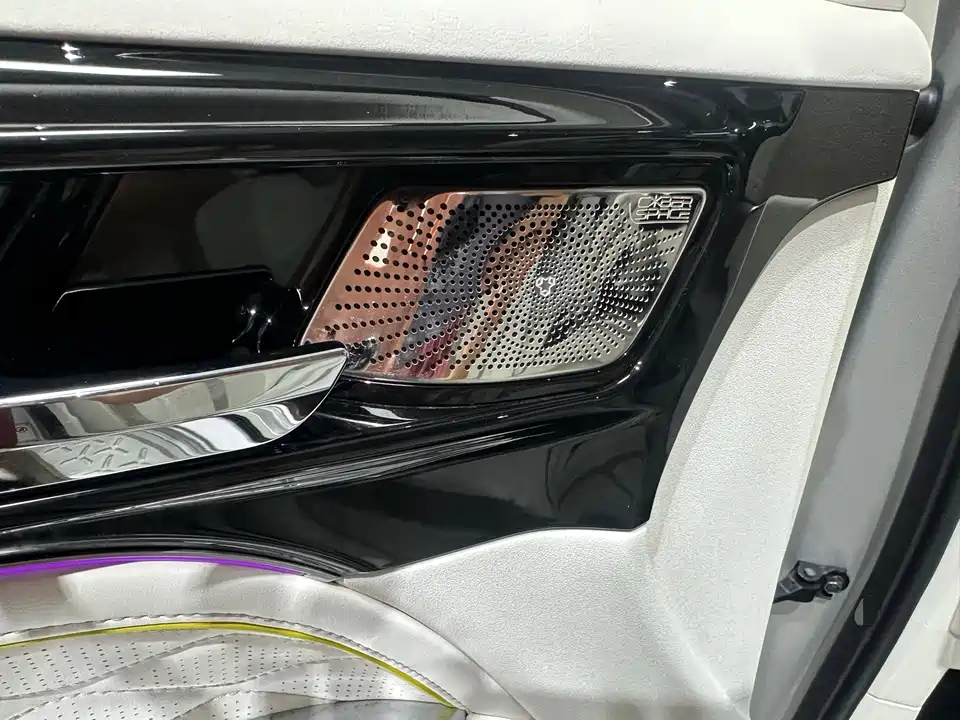 CrossBoundary Co-creation tank 300