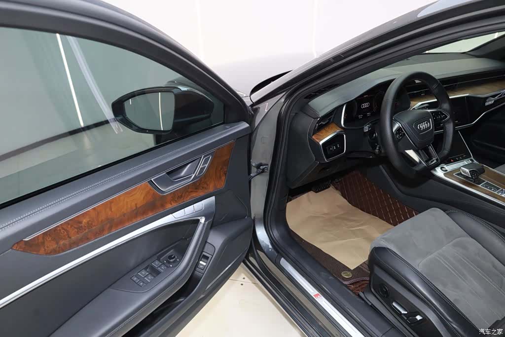 Audi A6L, 2022 25