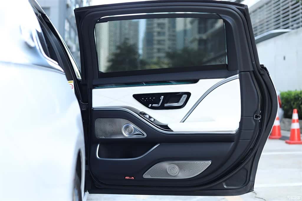 Maybach S-Class, 2023 8