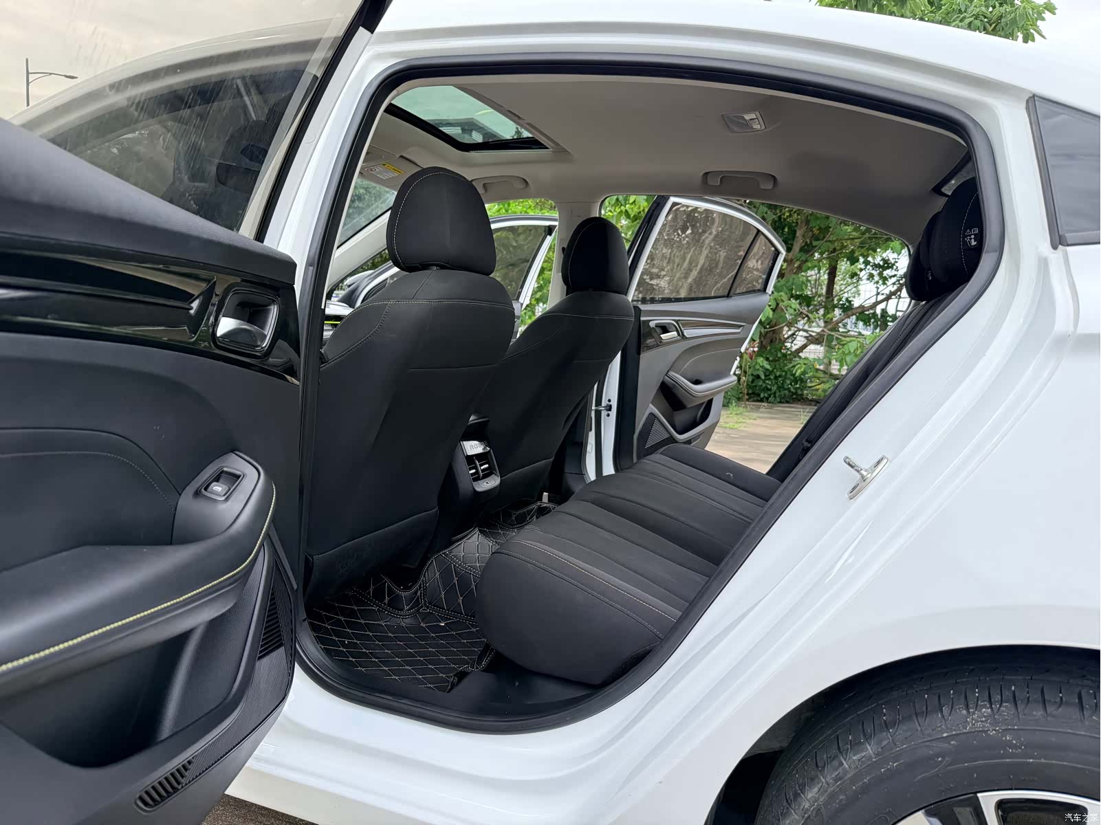 Roewe i5, 2023 17