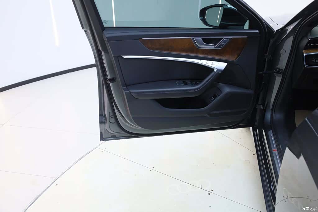 Audi A6L, 2022 24