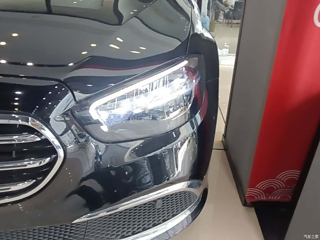 Mercedes-Benz E-Class, 2022 24