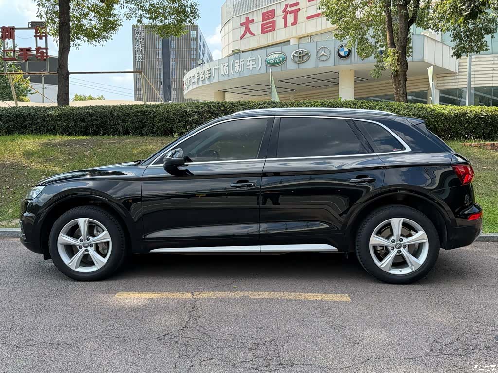 Audi Q5L, 2019 3